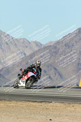 media/Dec-01-2025-Moto Forza (Mon) [[2daa91e15f]]/2-Intermediate Group/Session 4 Turn 9/